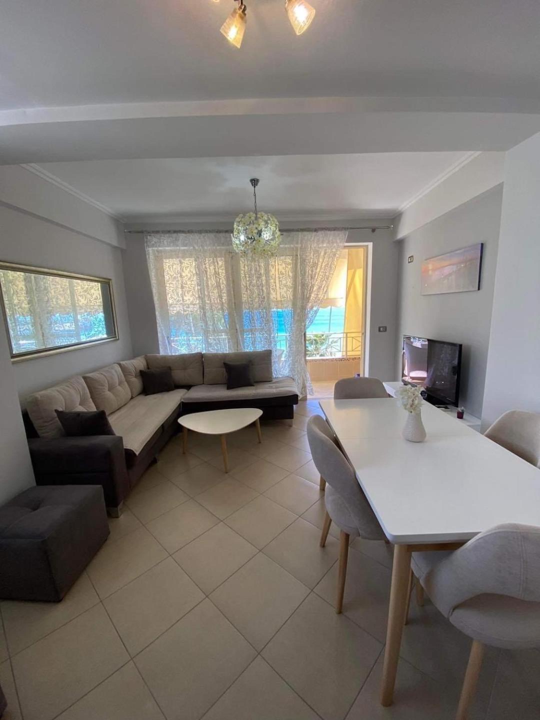 Apartment In Saranda Luaran gambar